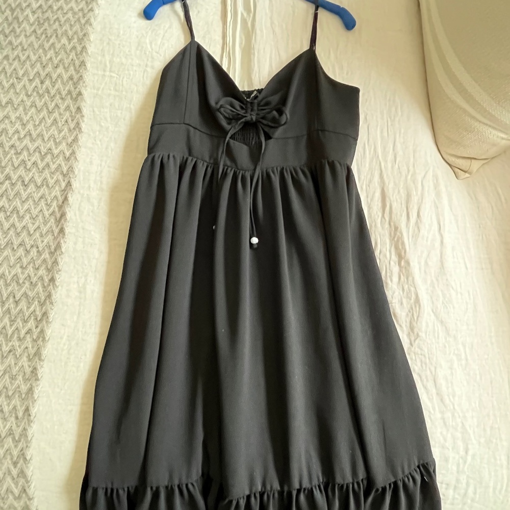 Black maxi dress, Madewell, adjustable straps and keyhole detail at bust